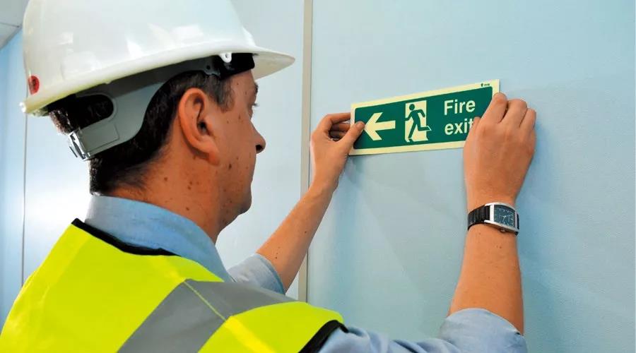 住宿與生產(chǎn)、儲(chǔ)存、經(jīng)營合用場所的防火要求